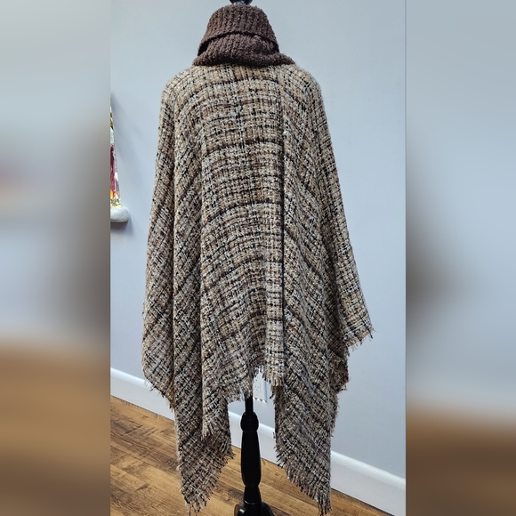 David & Young Turtleneck Poncho Size OSFM NWT - Picture 2 of 7